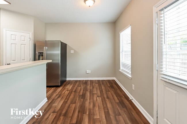 Photo - 6610 Albion Cresent Dr