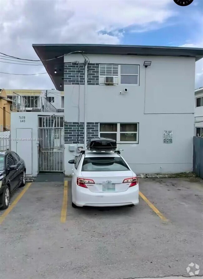 Building Photo - 7638 N Miami Ave Unit 8 Rental