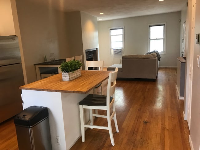 Building Photo - 273 Sumner St Rental