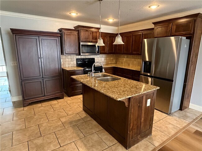 Photo - 1907 SW Stonegrove Rd