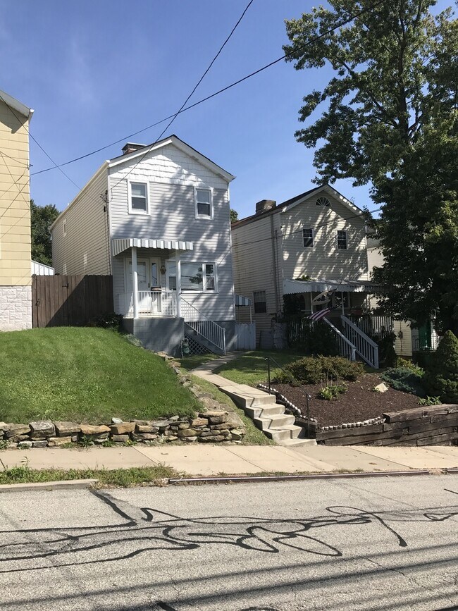 Building Photo - Mt Washington, 2 Bed 1.5 Bath House with Parking, A/C, Patio and More!