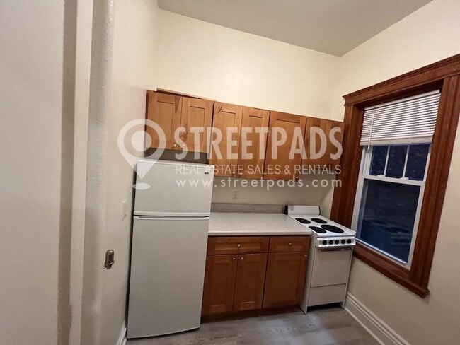 Building Photo - 1 bedroom in Boston MA 02215 Rental