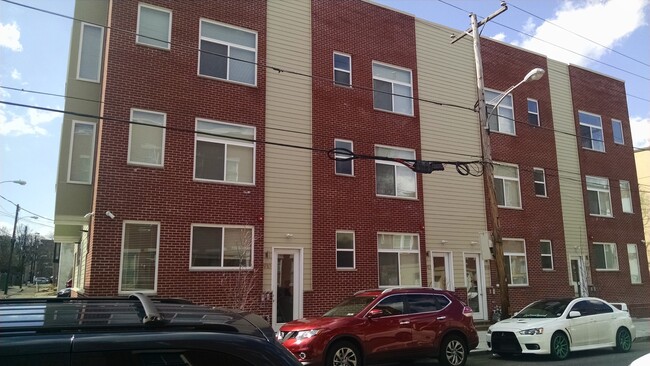 Building Photo - 912 N 19th St Unit 2