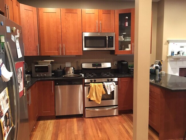 Building Photo - 4 BED/2 BATH W/ CENTRAL AIR ON SAINT LUKES...