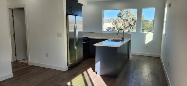 Photo - 339 N Harvard Blvd