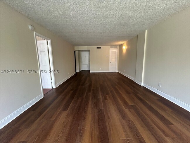 Photo - 700 NW 214th St Unit 116