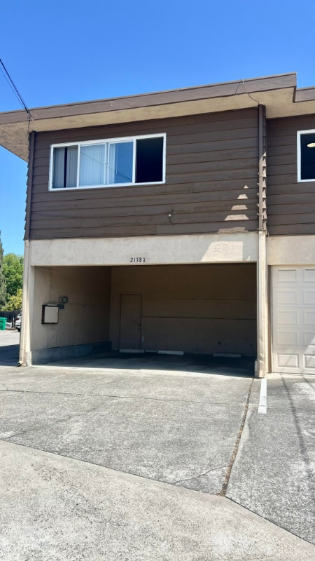 Building Photo - 21788 Thelma St Rental