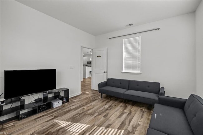 Photo - 5024 Hawkins Ml Wy