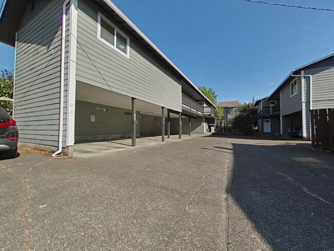 1 Bedroom Apartment ~ Close to Campus ~ Sm... - 1 Bedroom Apartment ~ Close to Campus ~ Sm... Unit 1969 NW Grant #4