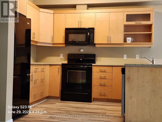 Photo - 112 N Centre Rd
