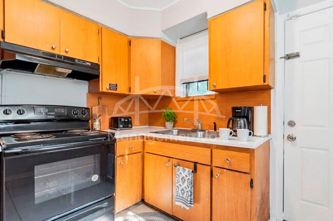 Photo - 2311 W 16th St