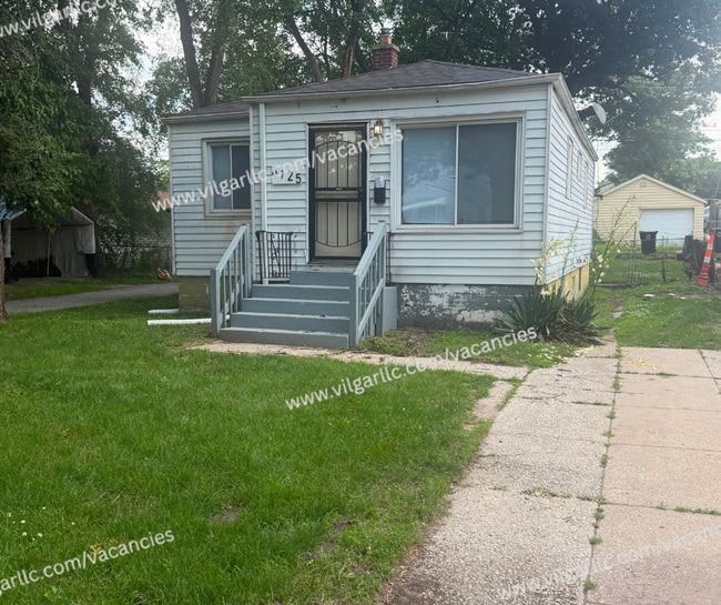 Building Photo - Newly updated 5 Bedrooms, 2- Bathroom Home