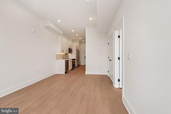 Photo - 30 W Allens Ln Unit 206