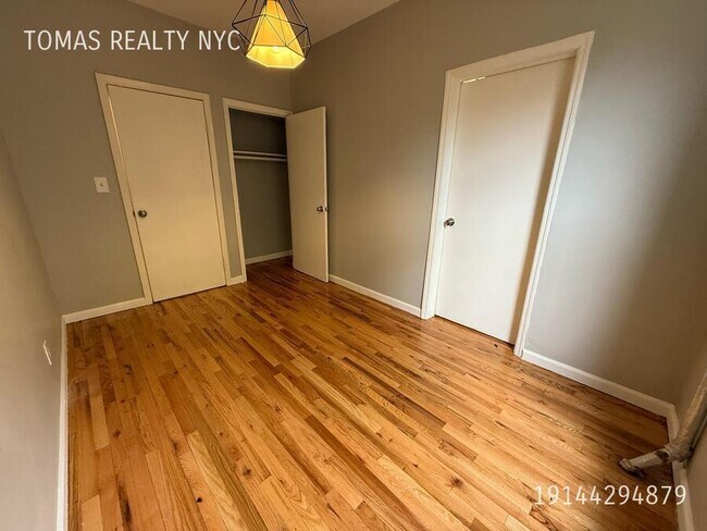 Building Photo - 1235 Union Ave Unit 1