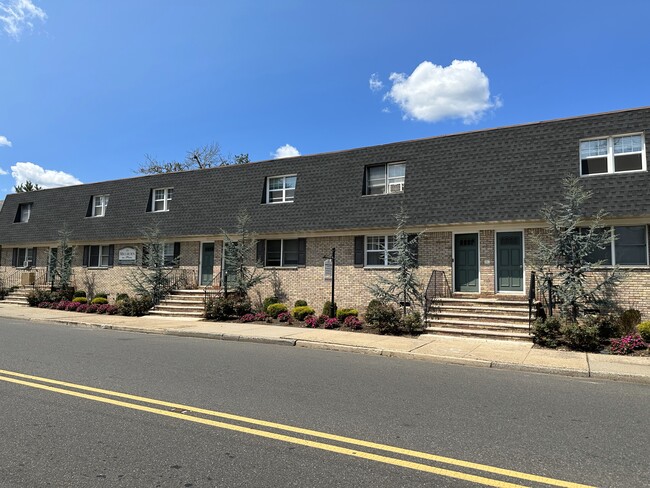 271 Millburn on Main