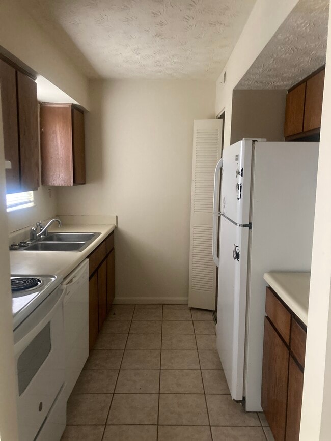 Photo - 1127 Bloomfield Rd Unit 1127