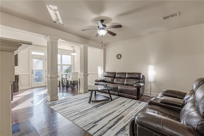 Photo - 2309 Oakton Pl