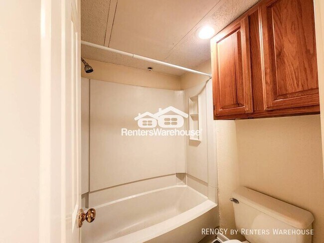 1311 Antoine Dr