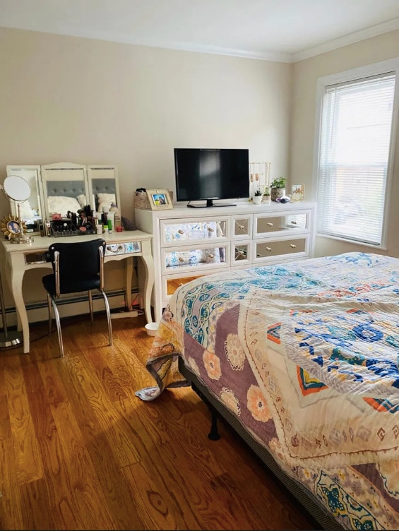 Dormitorio - 288 Athens St