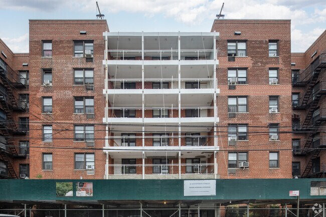 41-40 Denman Street