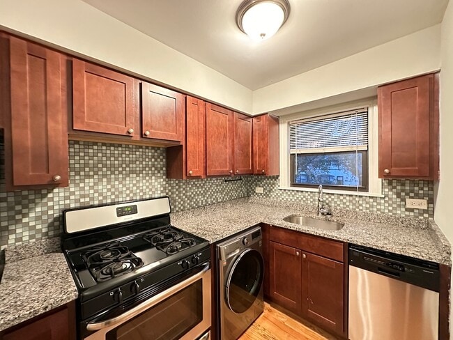 Photo - 704 Elm Pl Unit J06W