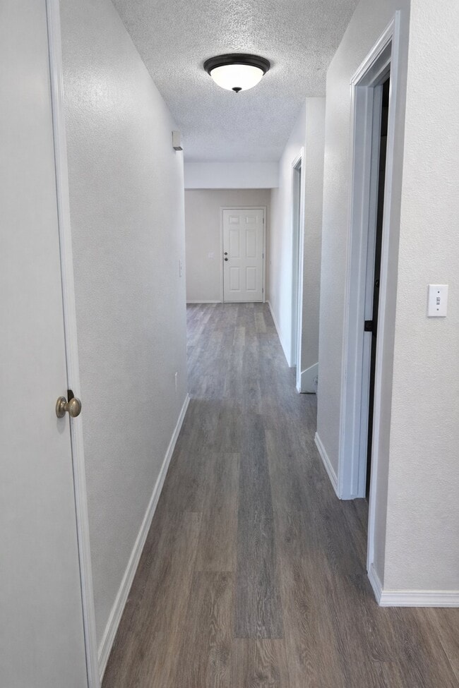 Photo - 1305 N Willow Dr