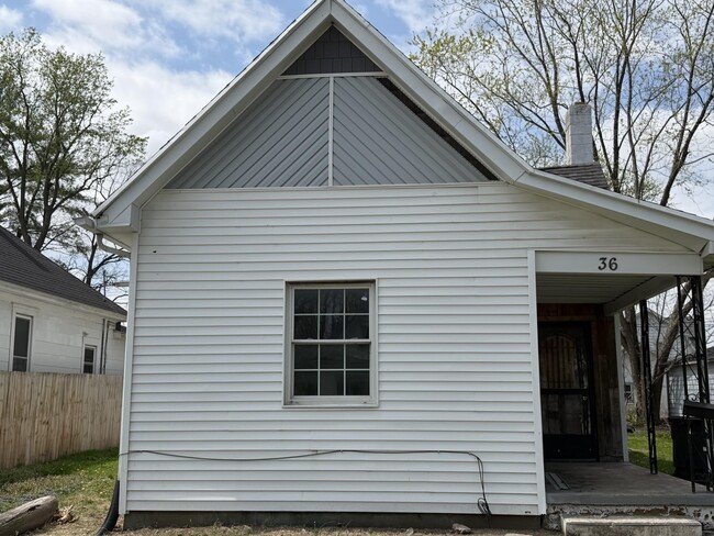 Building Photo - 36 Griffin-S