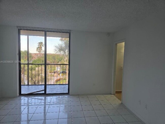 Photo - 8635 NW 8th St Unit 423