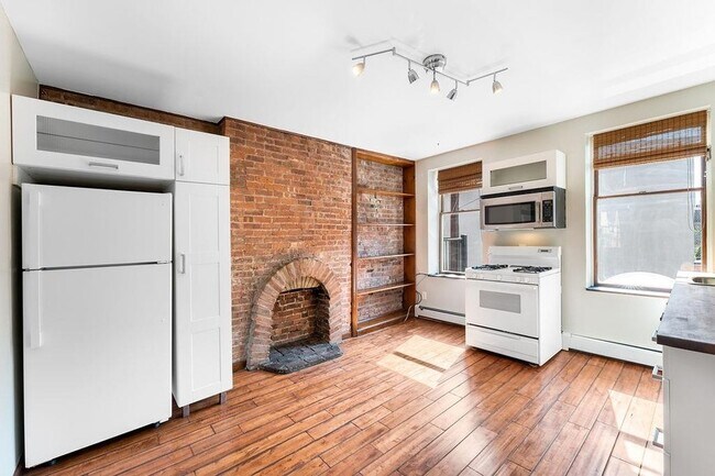 Photo - 252 Grove St Townhome