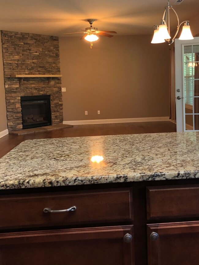 Photo - Stunning 3 bedroom, 2 1/2 bath 2 story home