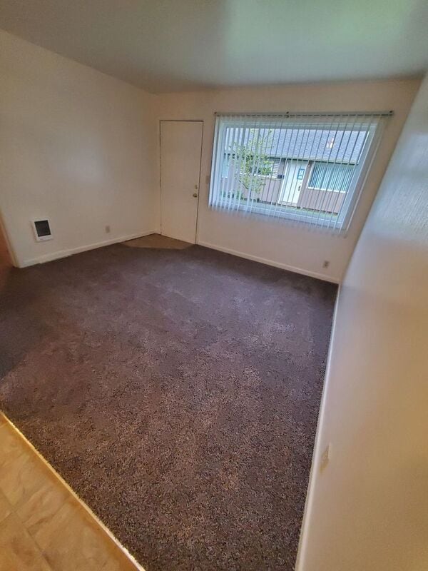Photo - 906 Fir St S