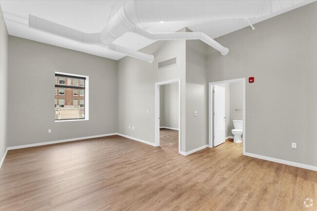 Building Photo - LUXURY 1 BED APT. IN DOWNTOWN CHAMPAIGN - ... Unit Neil Street Spritzer - #202