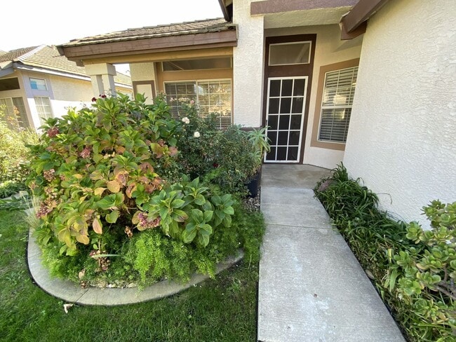 Photo - Charming Single-Story Home in Tracy — Acro...