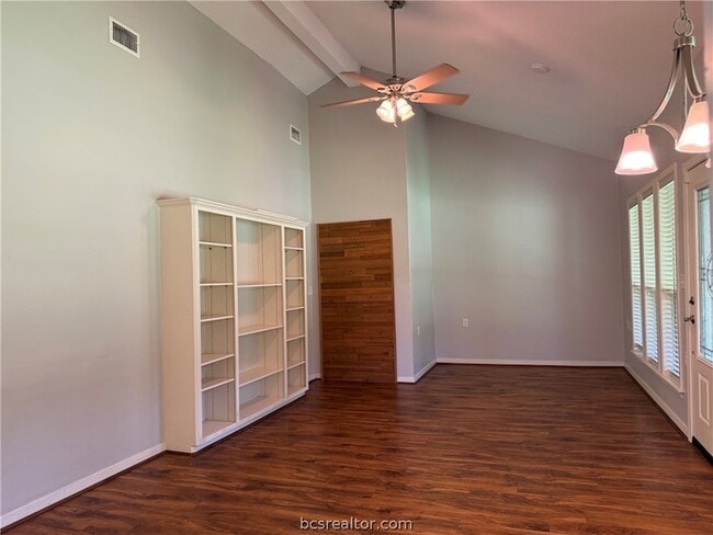 Photo - 6015 Los Robles Dr