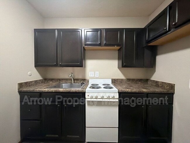 Building Photo - 1410 F St Unit 11