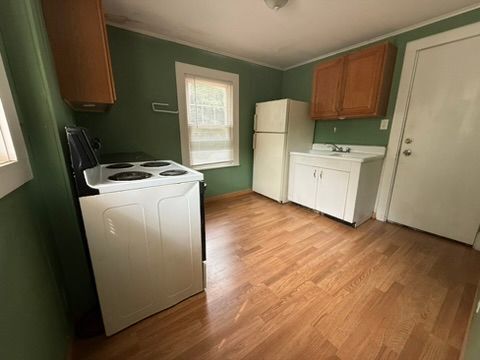 102 Ledgeside Ave