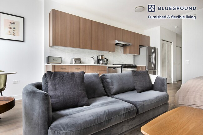 Photo - 340 E North Water St Unidad FL26-ID1418