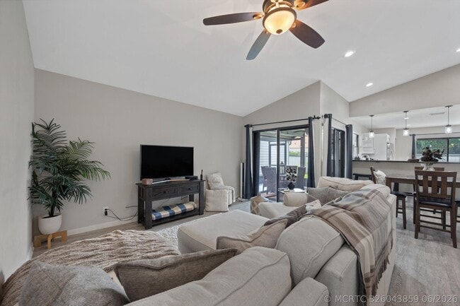 2482 Bedford Mews Dr