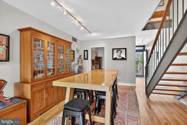 Photo - 333 N St SW Unit 333