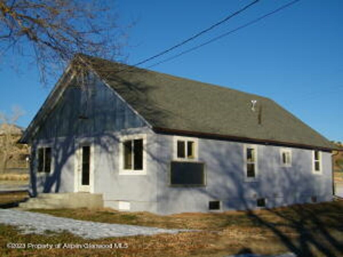 Charming 2 Bedroom Home- PRICE REDUCED! - Charming 2 Bedroom Home- PRICE REDUCED!