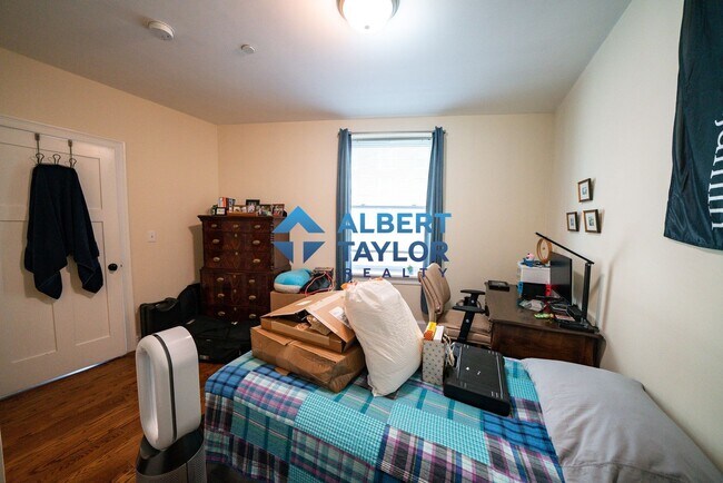 Photo - 491 Commonwealth Ave