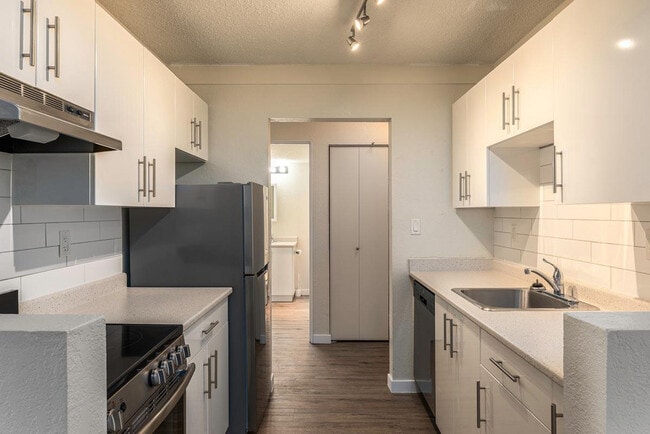 Photo - Highland Place
