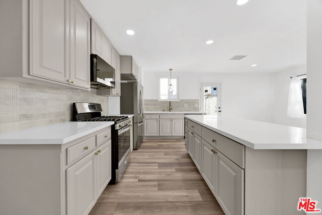 Photo - 1213 Thompson Ave