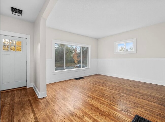 Photo - 316 W Creighton Ave