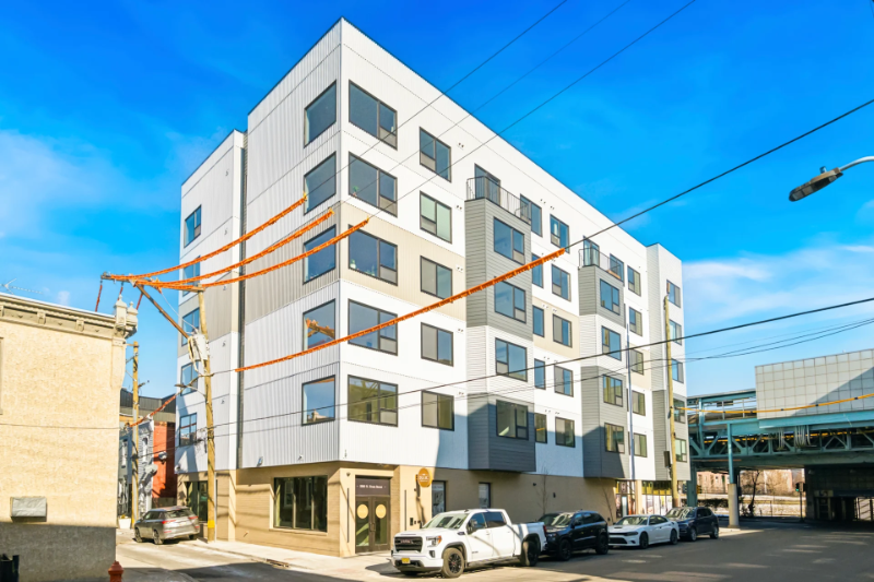 Photo - 1901 Hope St