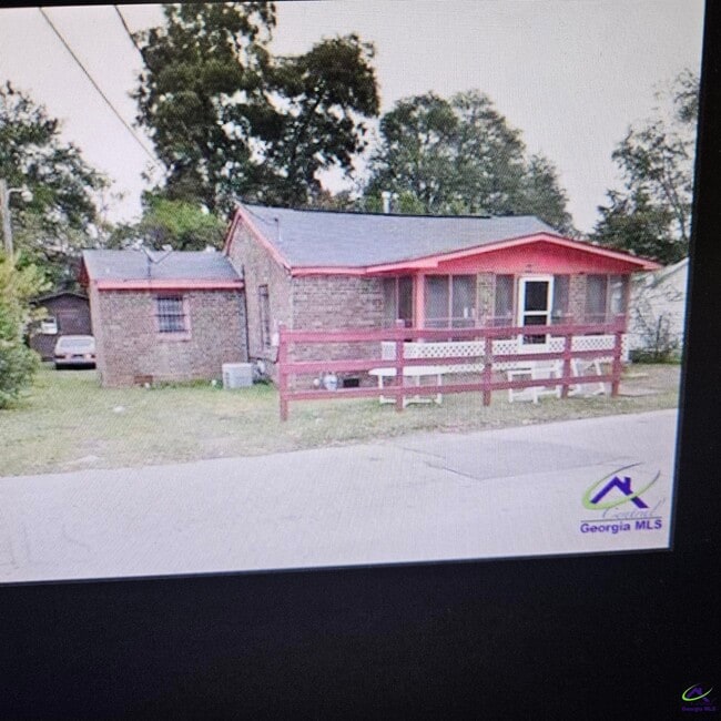 Building Photo - 503 Holmes St