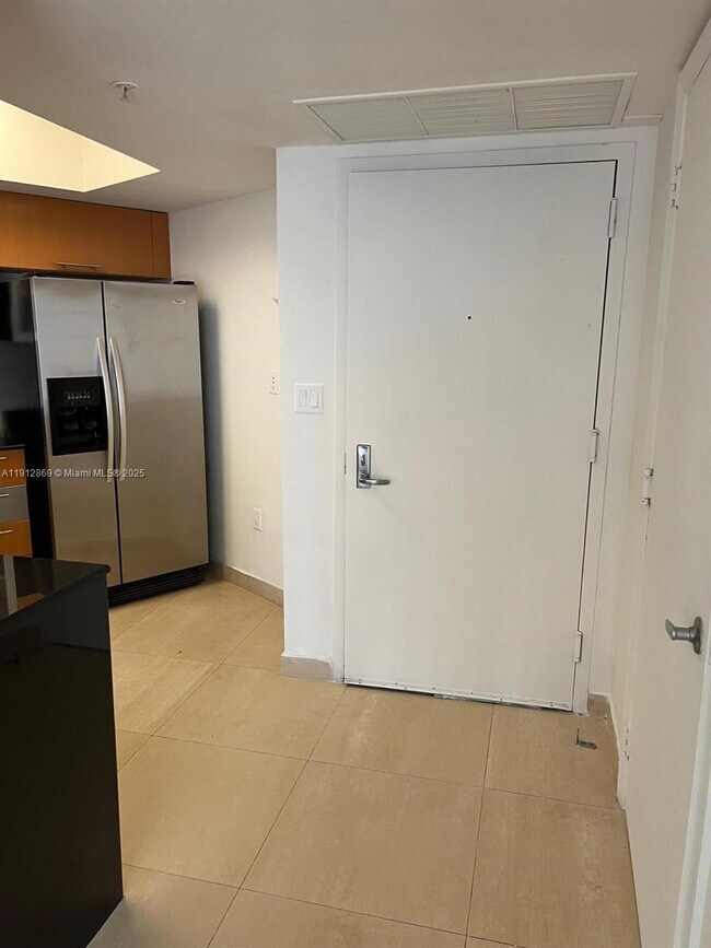 Photo - 1750 N Bayshore Dr Unit 1615