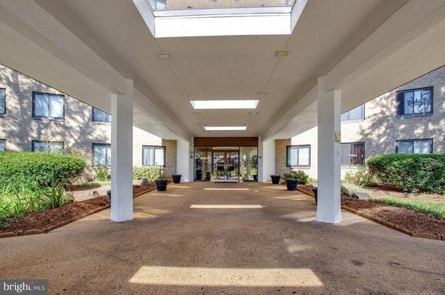 Photo - 3450 Toledo Terrace Unidad 709