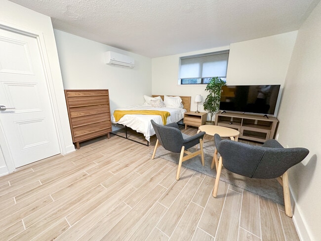 Photo - 160 Dowling Ave Unit Studio