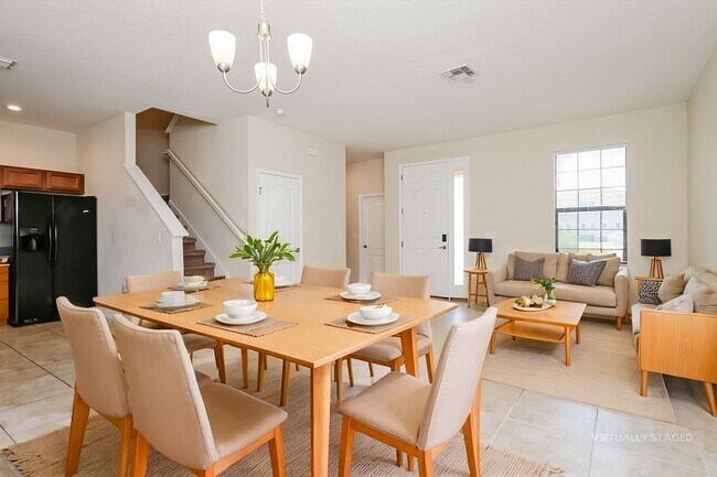 Photo - 1462 Pacific Rd